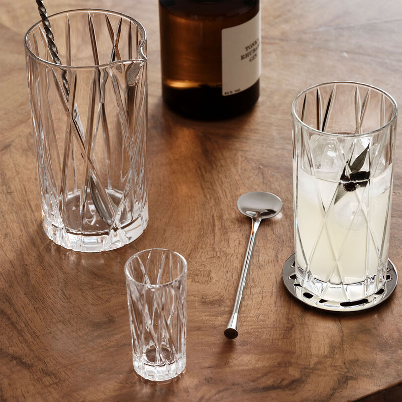 City-mikserikannu baarilusikalla