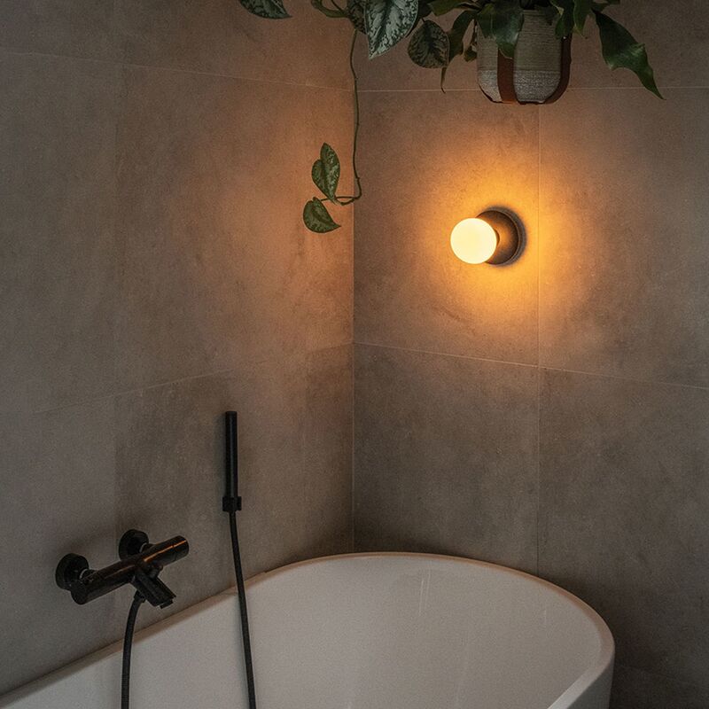 The Humble Bee vegglampe, black