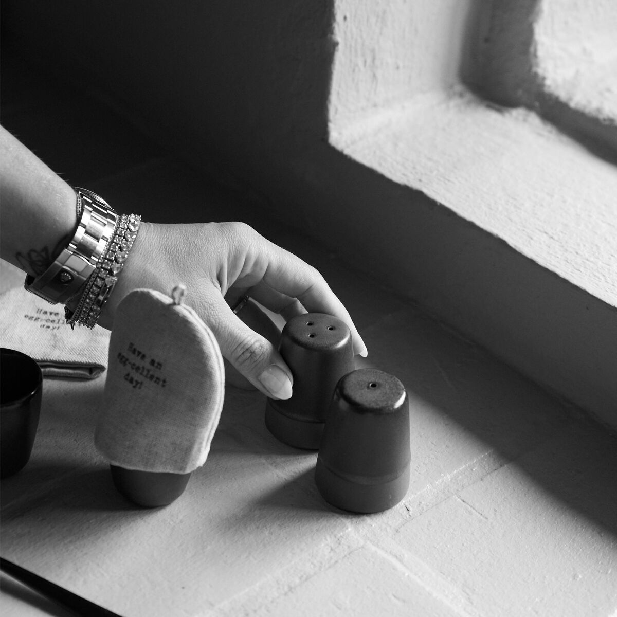 Salt/pebersæt metallisk brun 