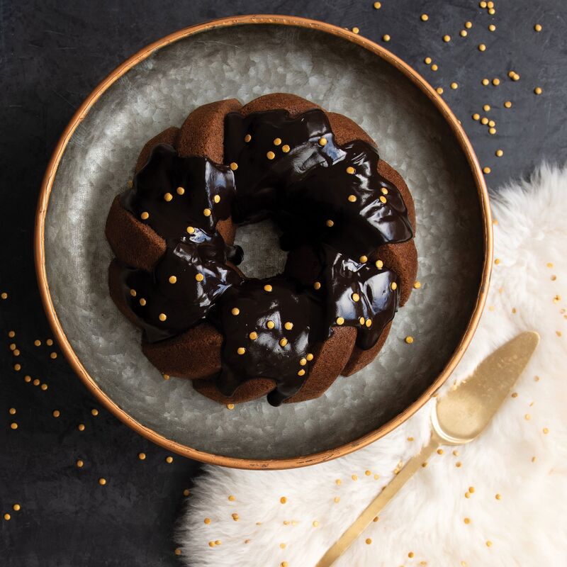 75-vuotisjuhlavuoden punottu kakkuvuoka