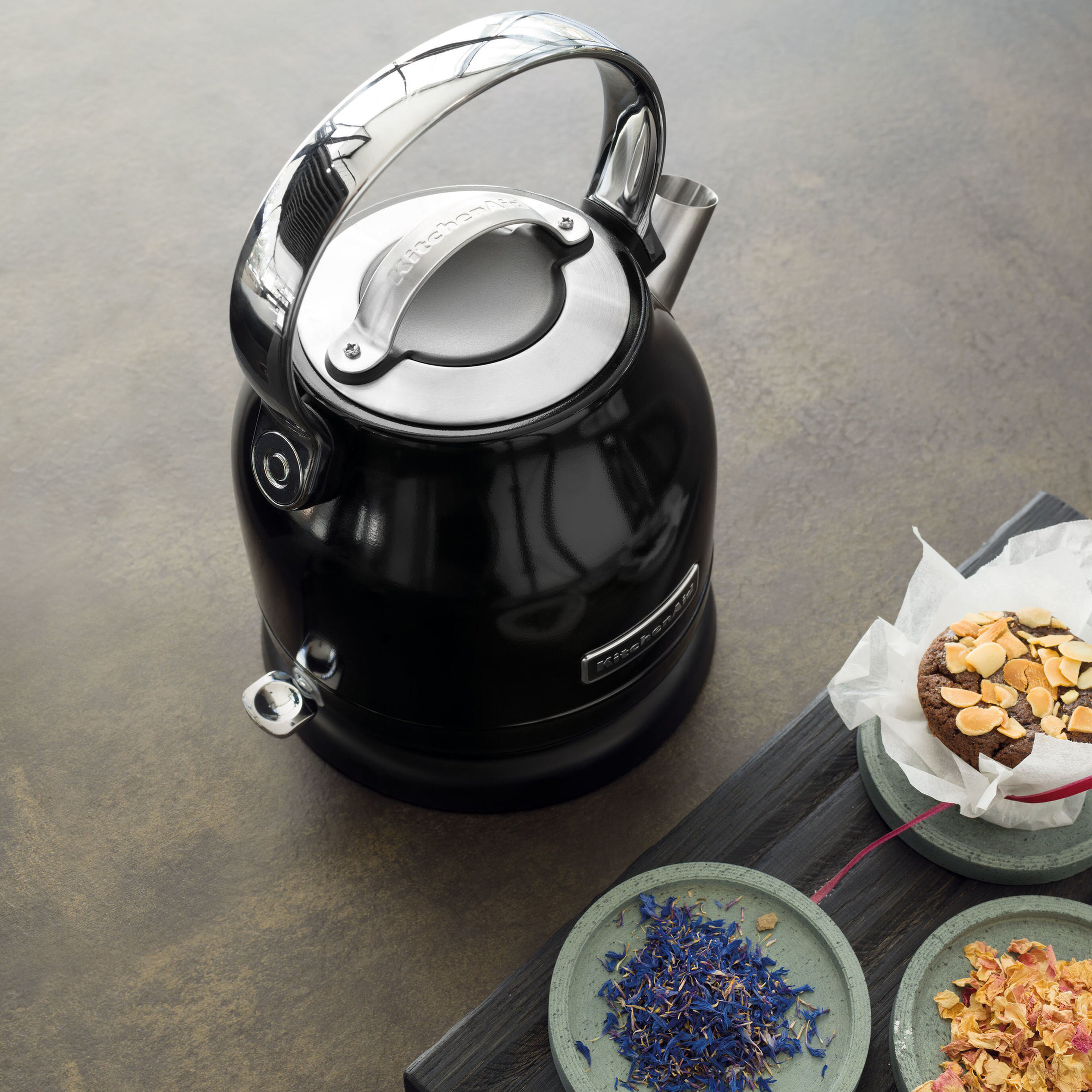 kitchenaid-elkedel-sort-1-25-liter-5kek1222eob-6830-7