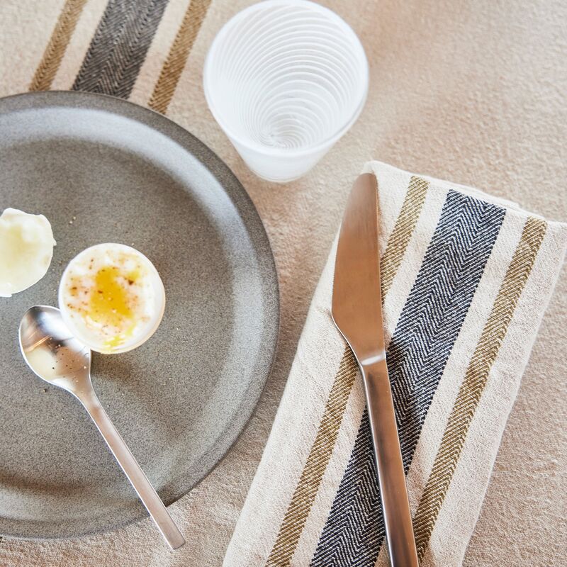 Linu bordsduk 260x140 cm, svart