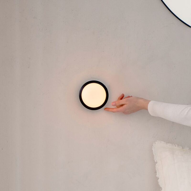 The Humble Bee vegglampe, black