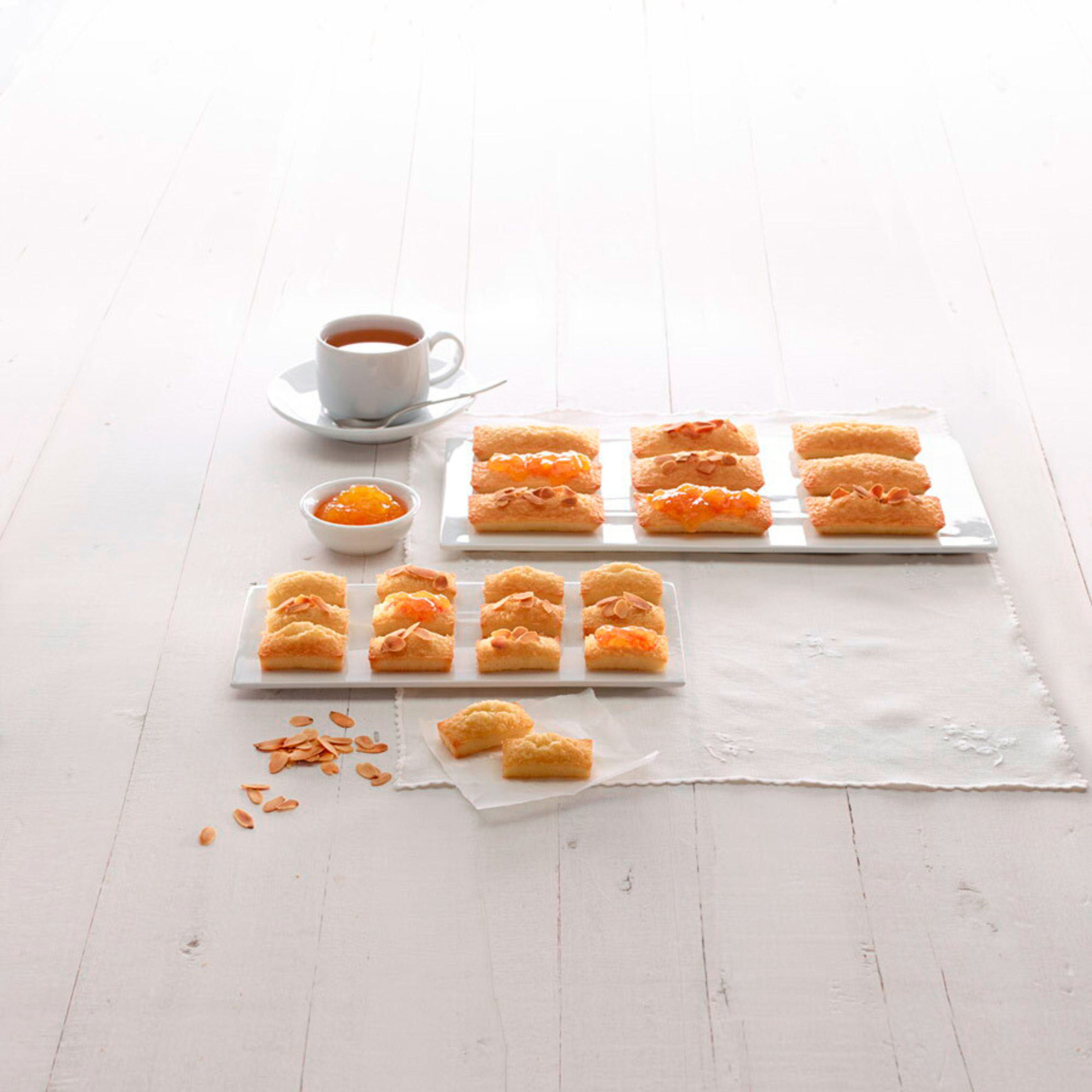 lekue-20-mini-financier-svart-silikon-0621020n01-27658-2