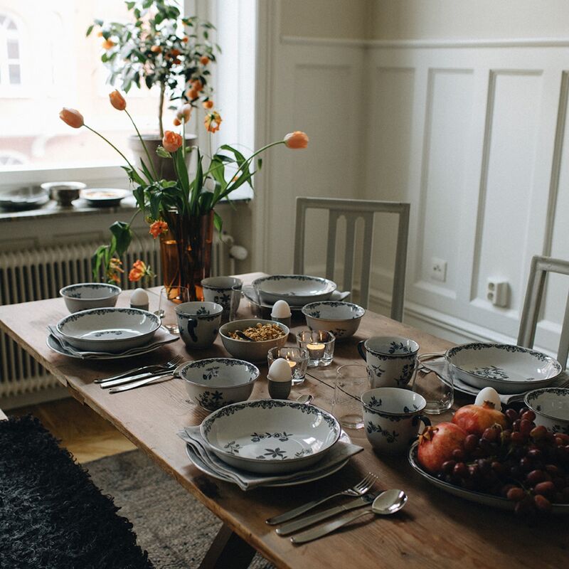 Ostindia musta syvä lautanen