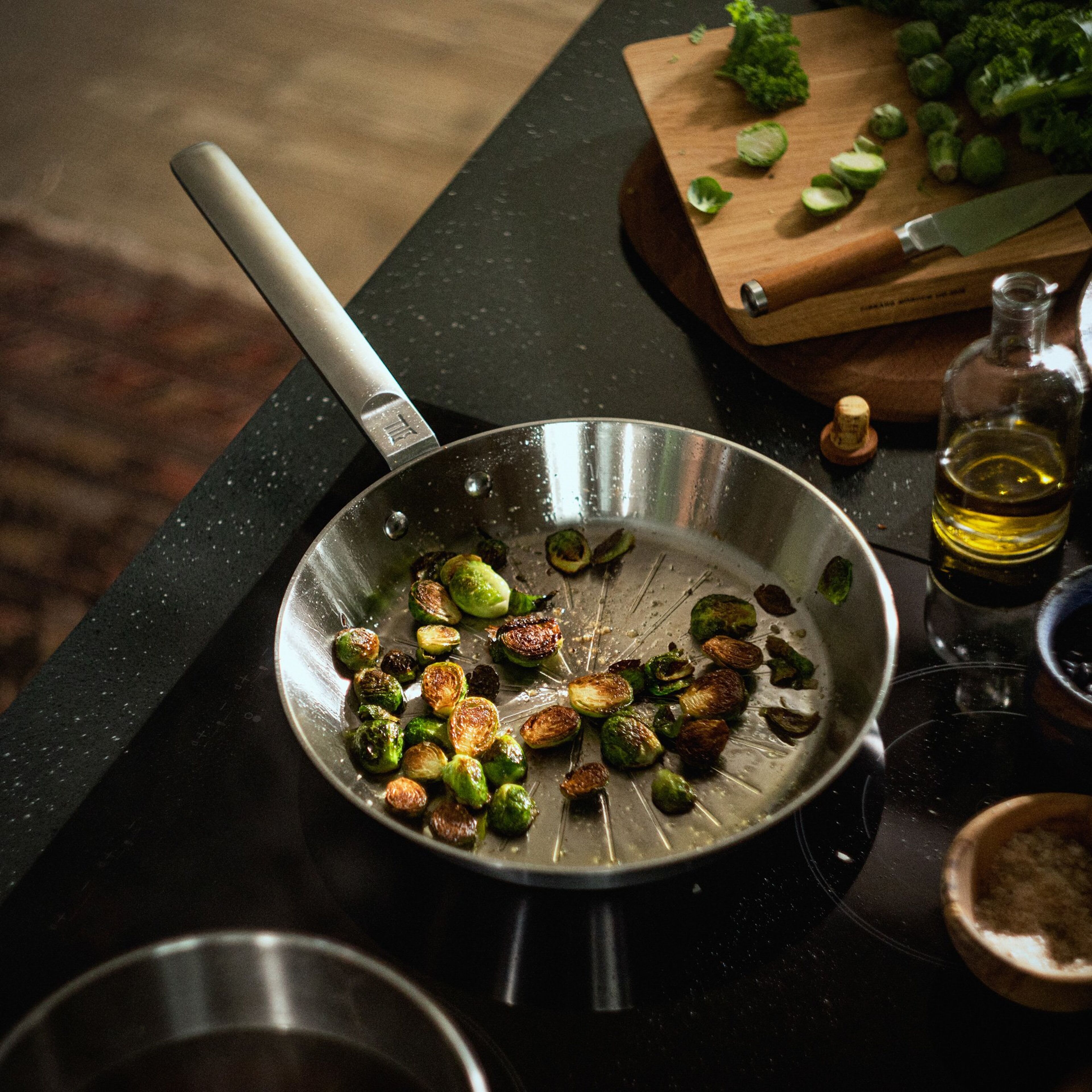 fiskars-norden-stegepande-uden-belaegning-28-cm-rustfrit-staal-1067629-58913-5