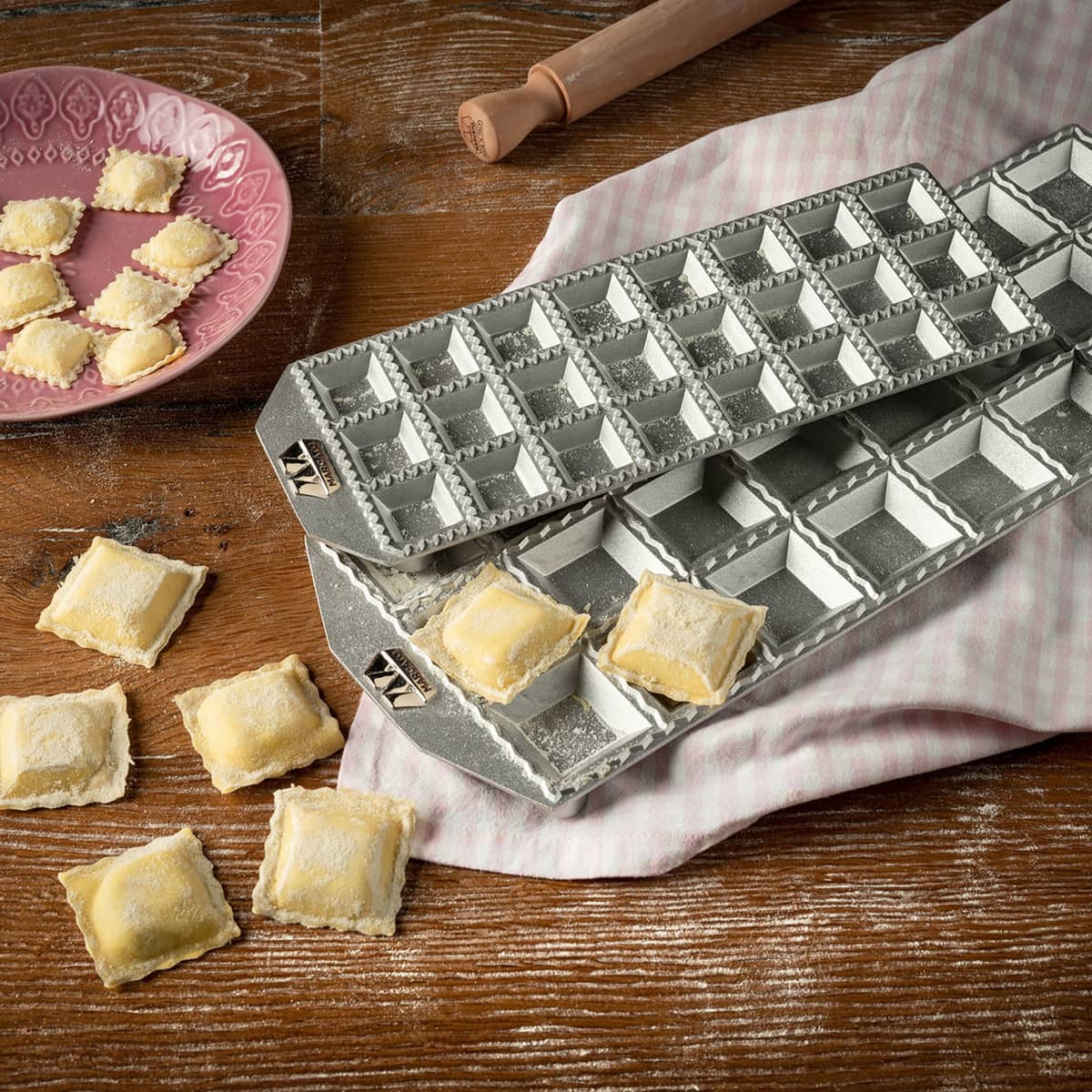 Ravioliform til 24 kvadratiske ravioli