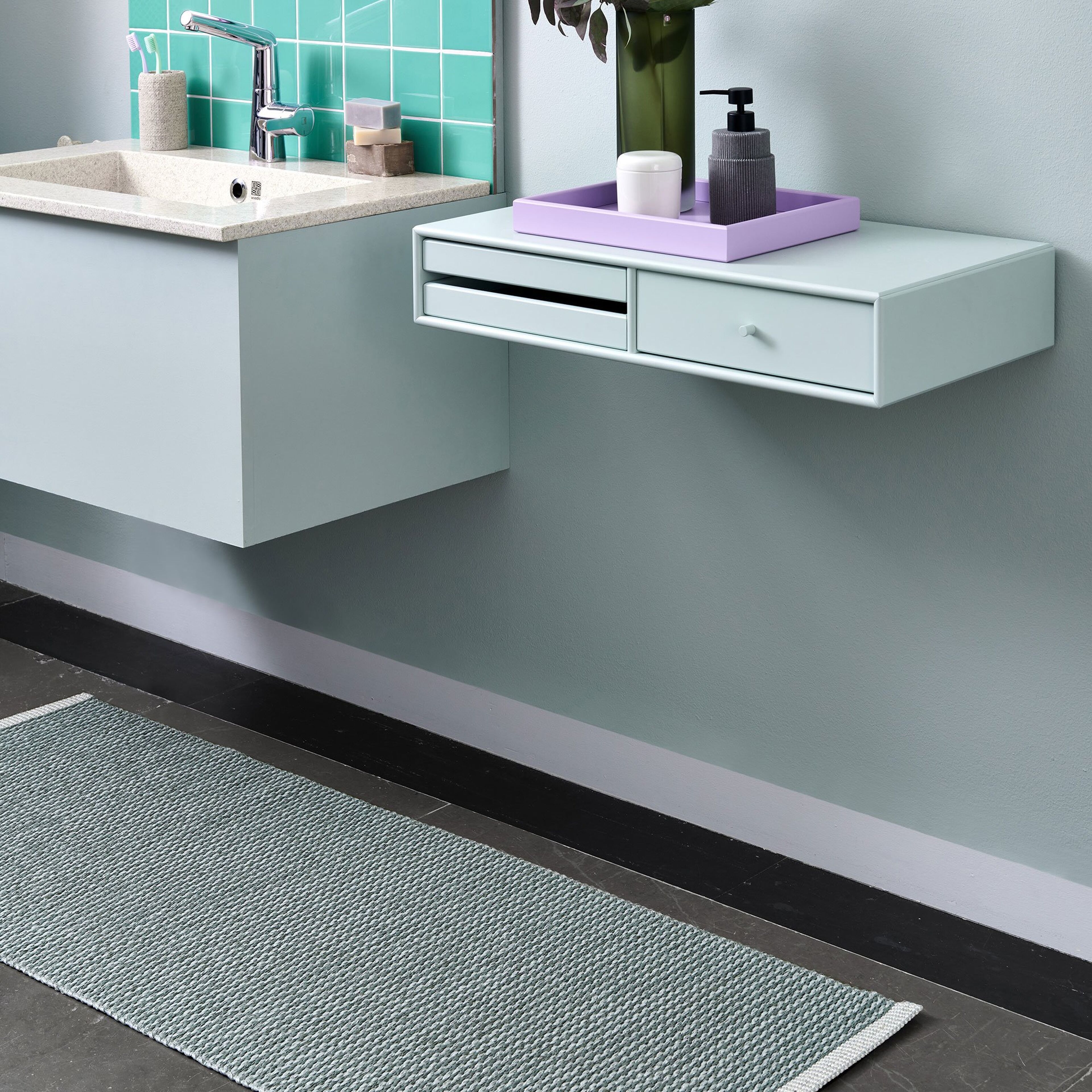 pappelina-gulvtaeppe-mono-85-x-160-cm-sage-army-mn1m816-51480-2