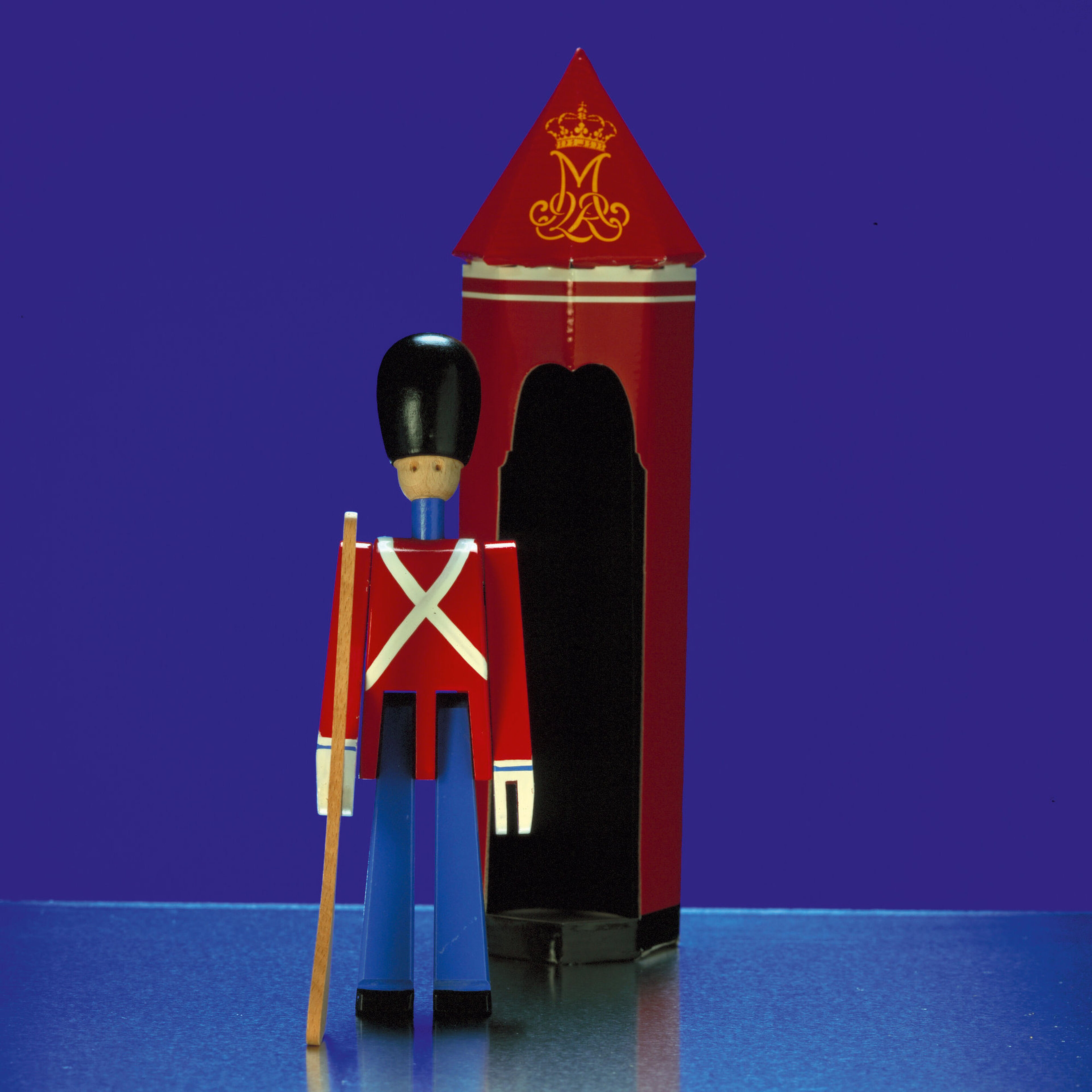 kay-bojesen-menig-med-gevaer-39025-6385-5