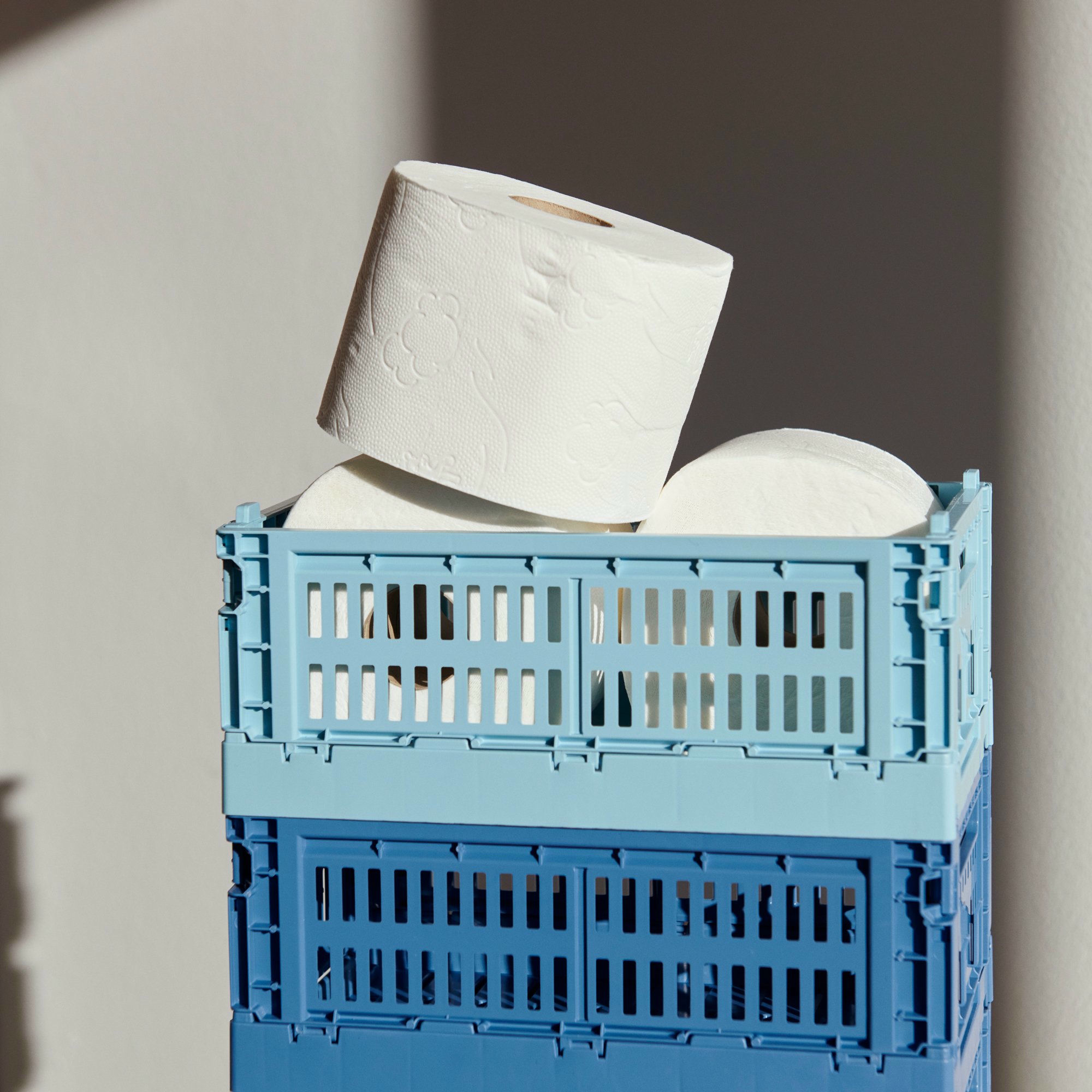 Alternativ bild 1 för HAY Colour Crate förvaringslåda small, electric blue