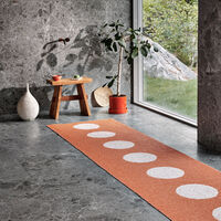 Pappelina Vera Pop matta 70 × 360 cm, orange/pink