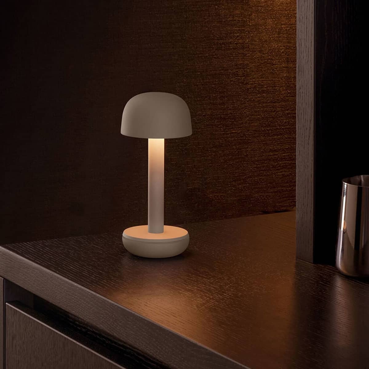 The Humble Two bordslampa, ivory