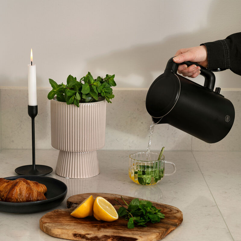 Thermo Protect vattenkokare 1,5 liter, svart