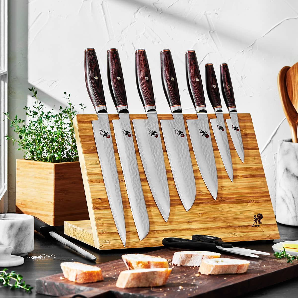 6000 MCT Santoku