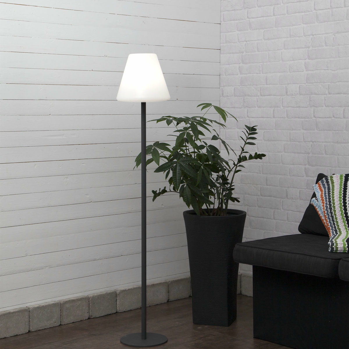 Golvlampa kreta 150 cm. för uteplatsen
