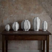 Steingodsvase 30 cm, naturhvit