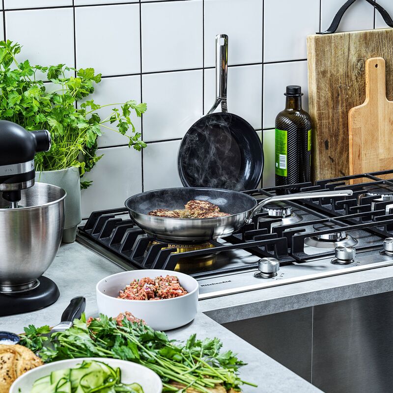 Set med stekpannor 20 cm + 28 cm, rostfritt stål