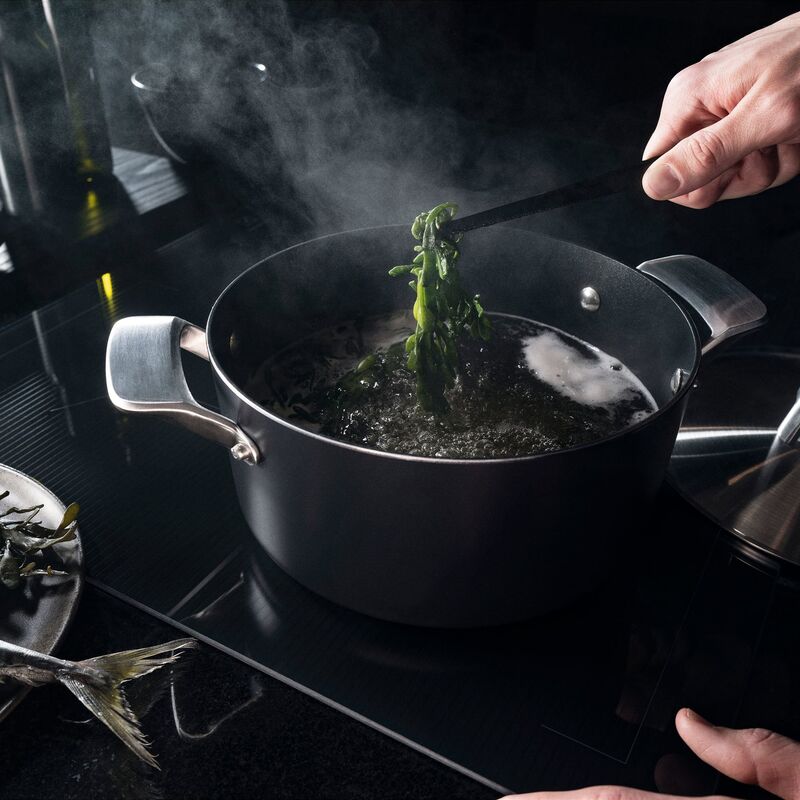 Taiten kattila kannella 3,5 litraa