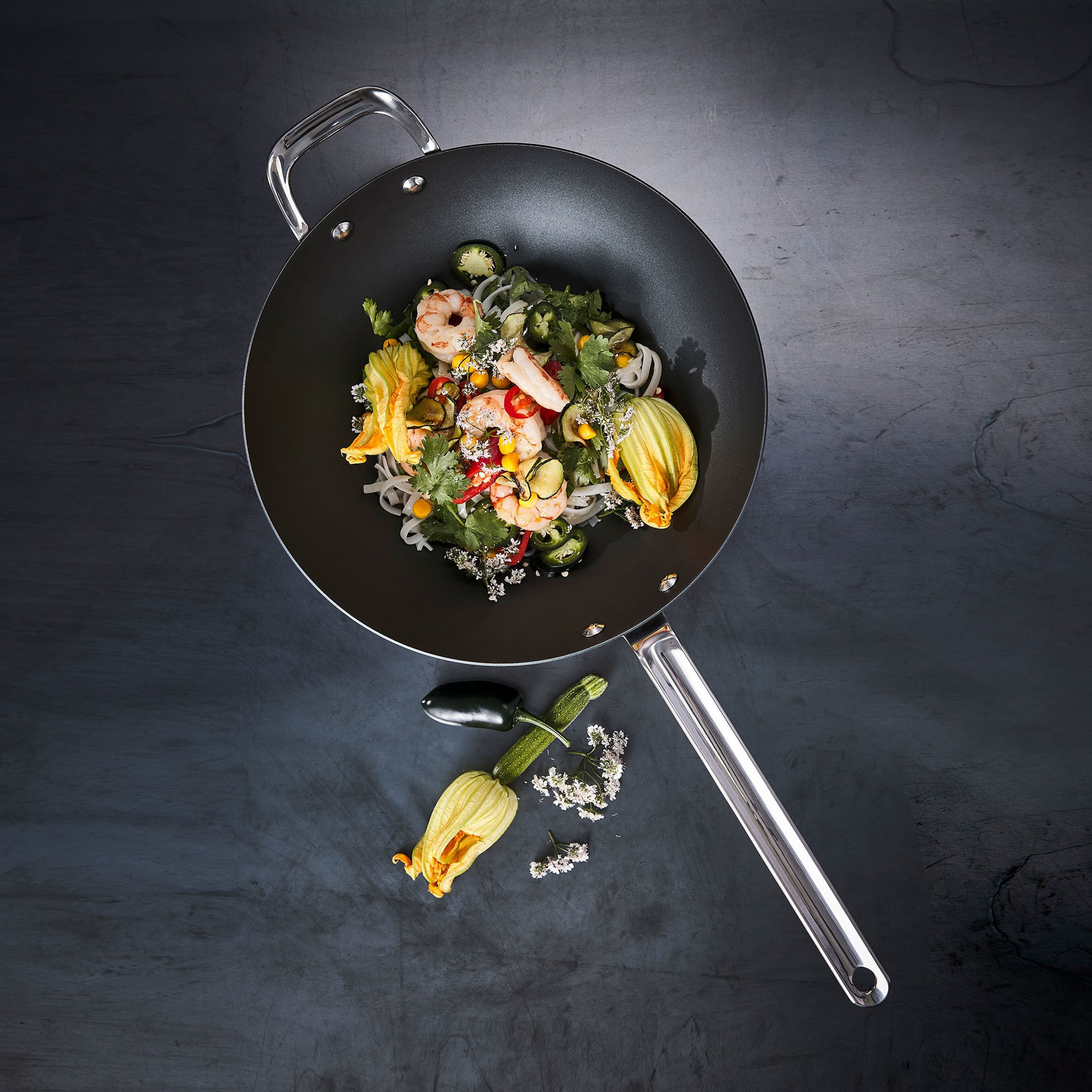 scanpan-black-iron-wokpande-kulstofstaal-30-cm-sp-94303003-65402-5