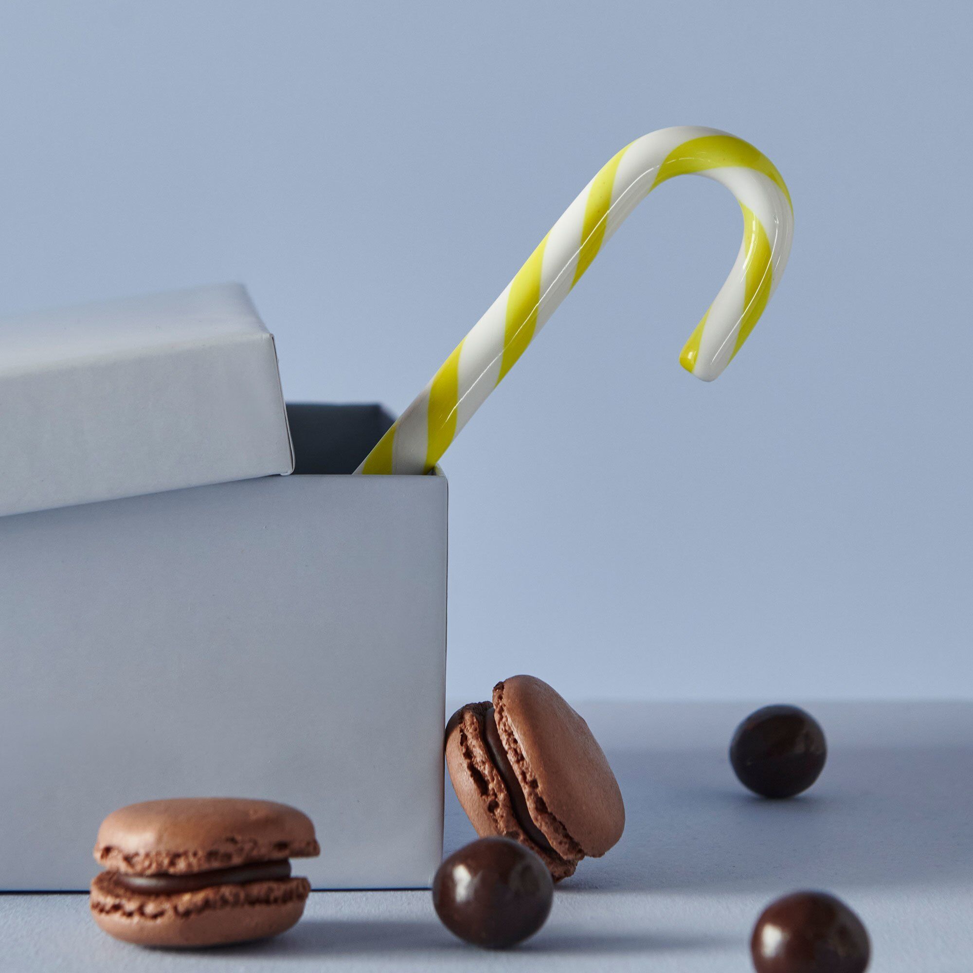 Alternativ bild 1 för Kosta Boda Polka glasdekoration, 17 cm, vit/gul