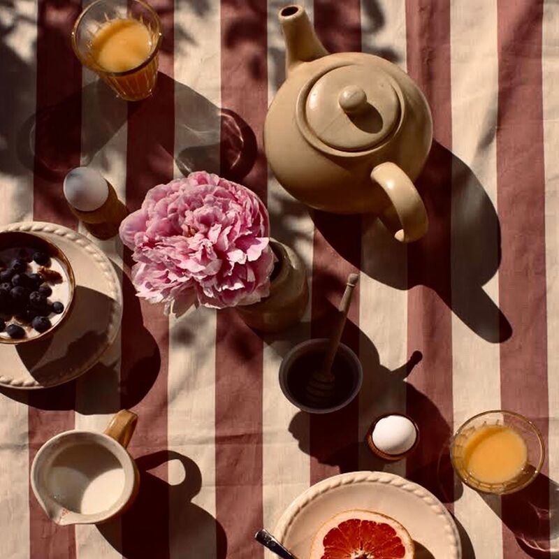 Irene bordsduk 145x145 cm, terrakotta/gul