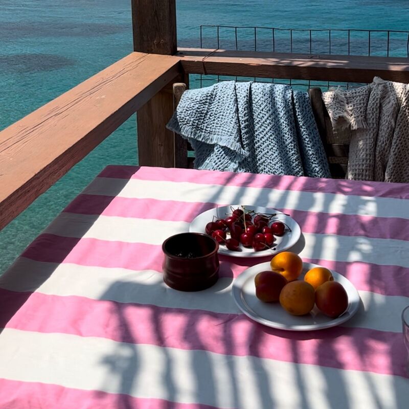 Gaia bordsduk 250x145 cm, rosa/vit