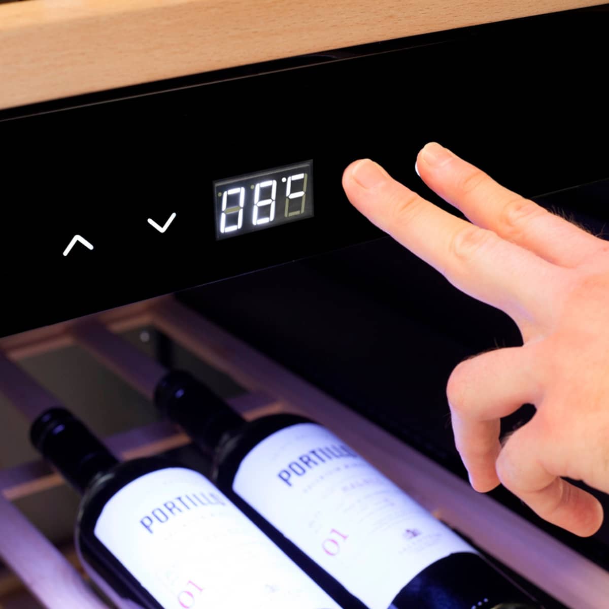 Vinkyl WineExclusive 24 Flaskor Svart
