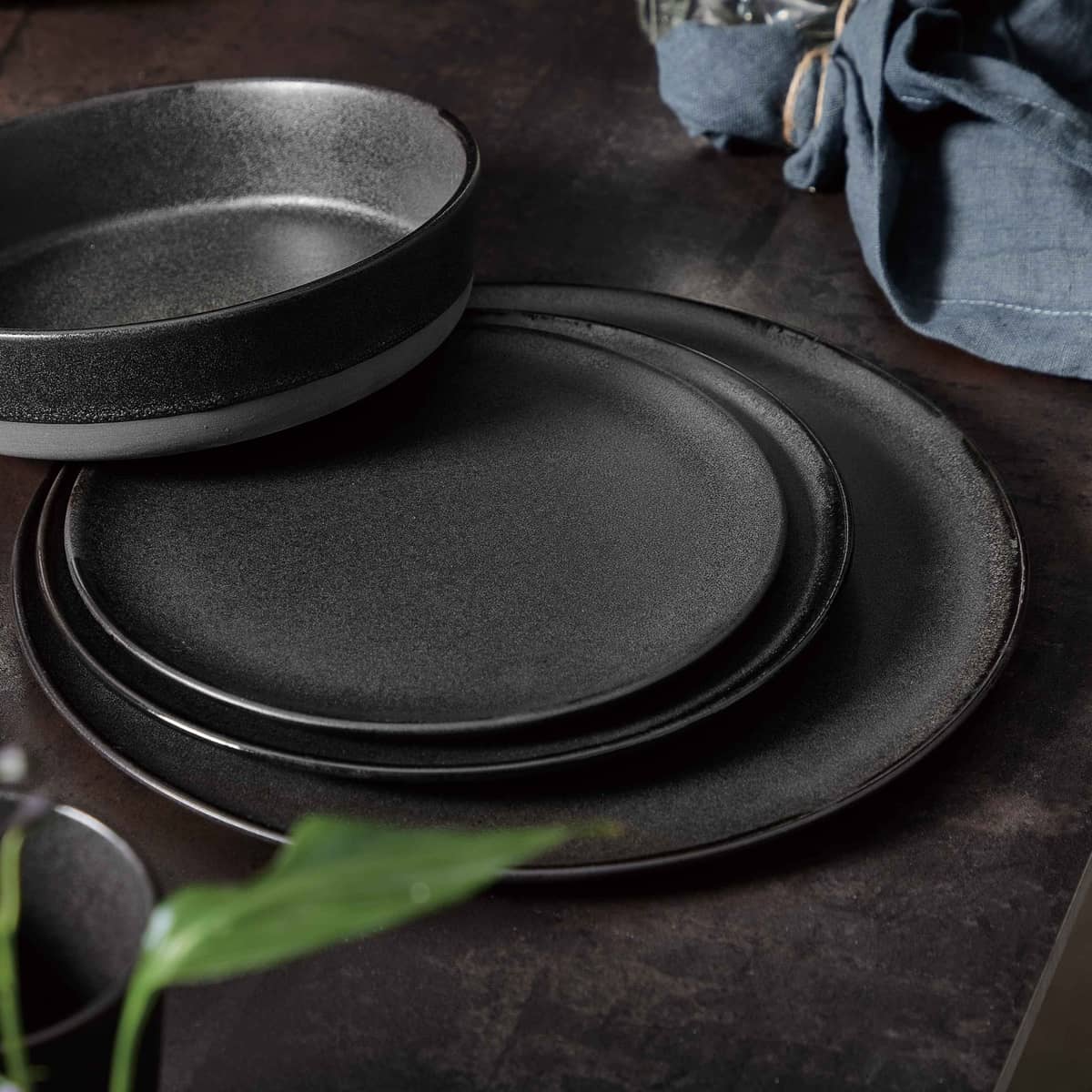 RAW lounaslautanen, titanium black