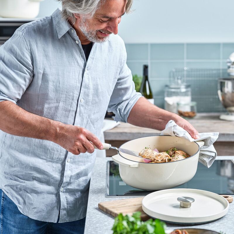 Støbejernsgryde oval 30 cm, 5,6 liter, almond cream