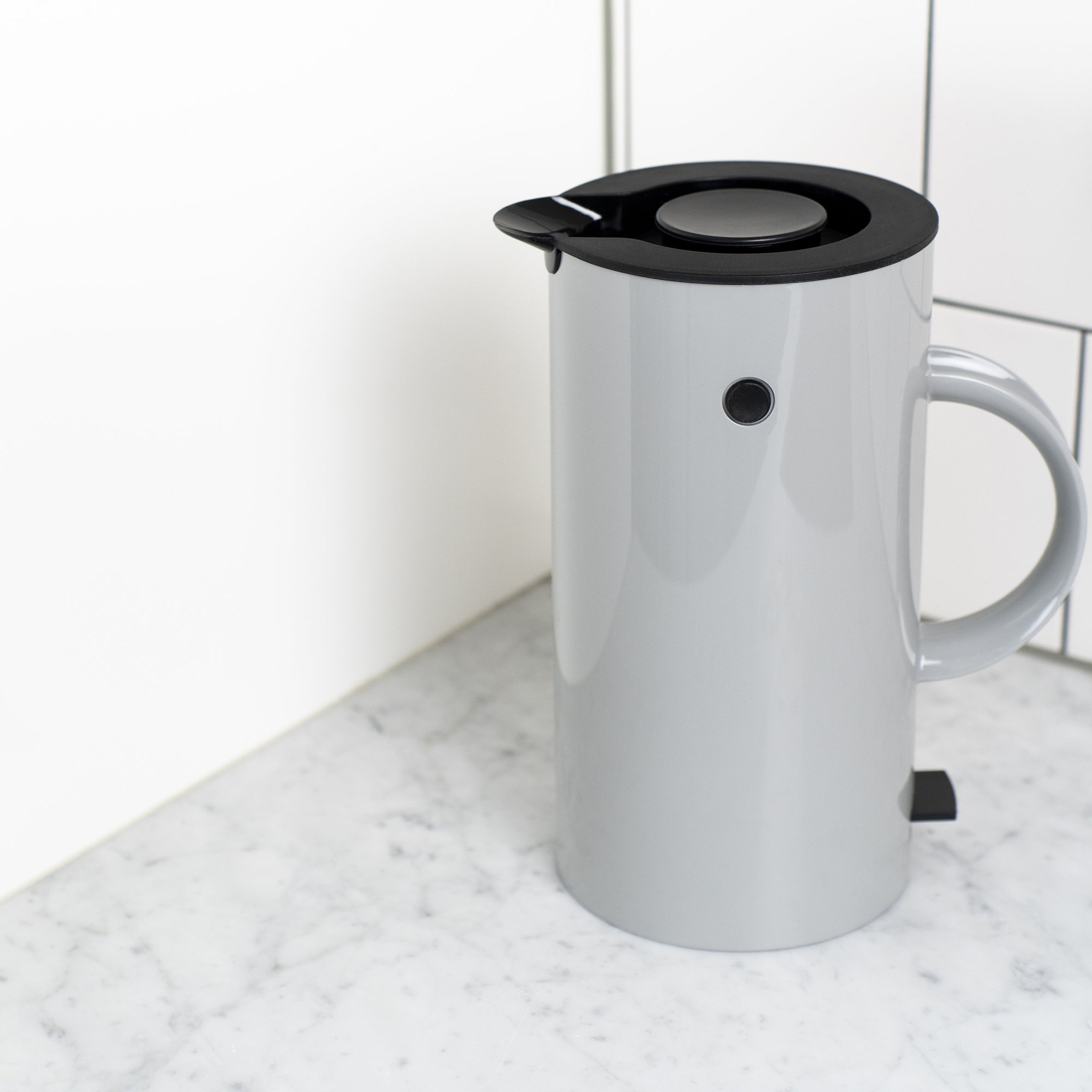 stelton-em77-elkedel-1-5-l-lysegraa-890-2-30182-3