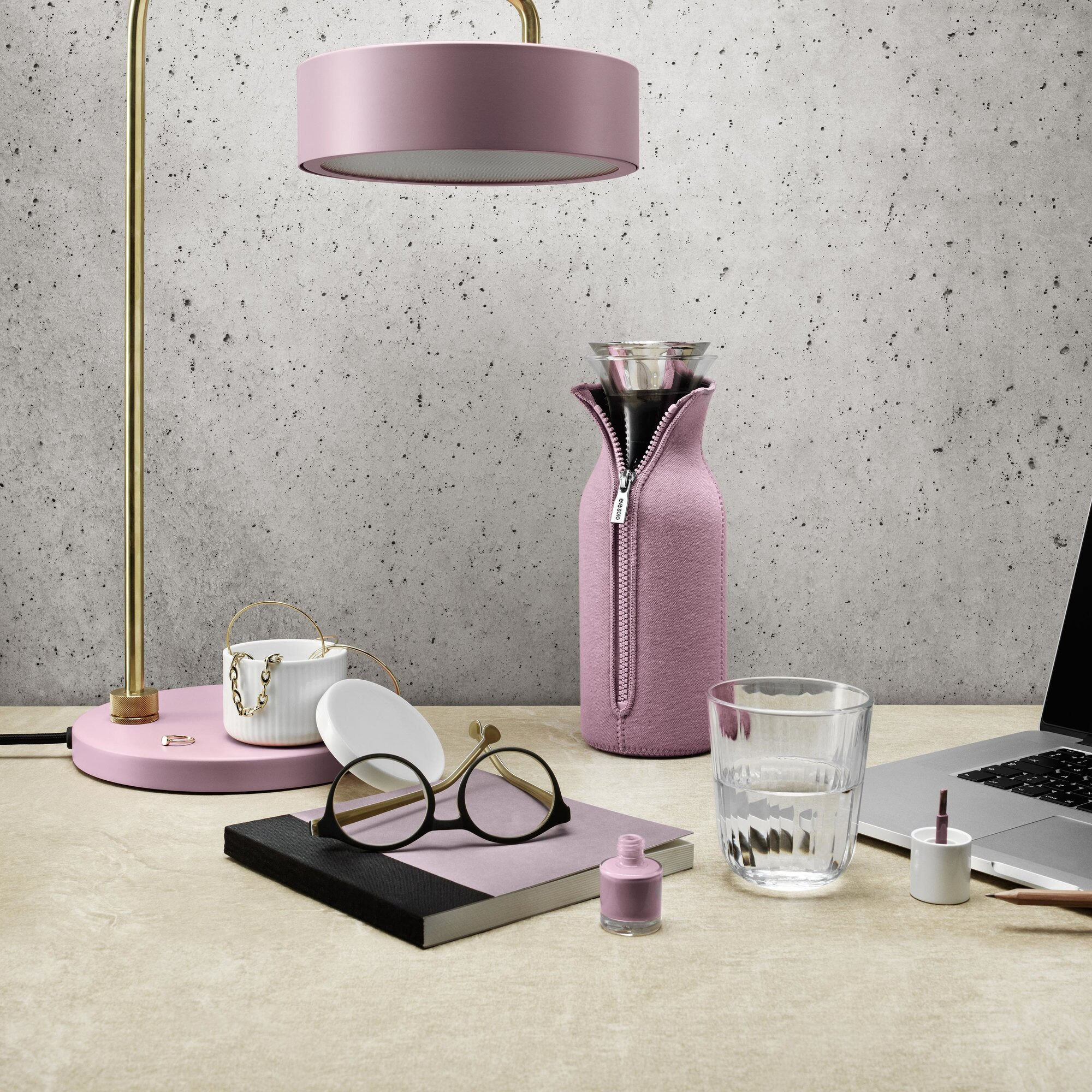 Alternativ bild 1 för Eva Solo Kylskåpskaraff 1,0l Nordic Rose