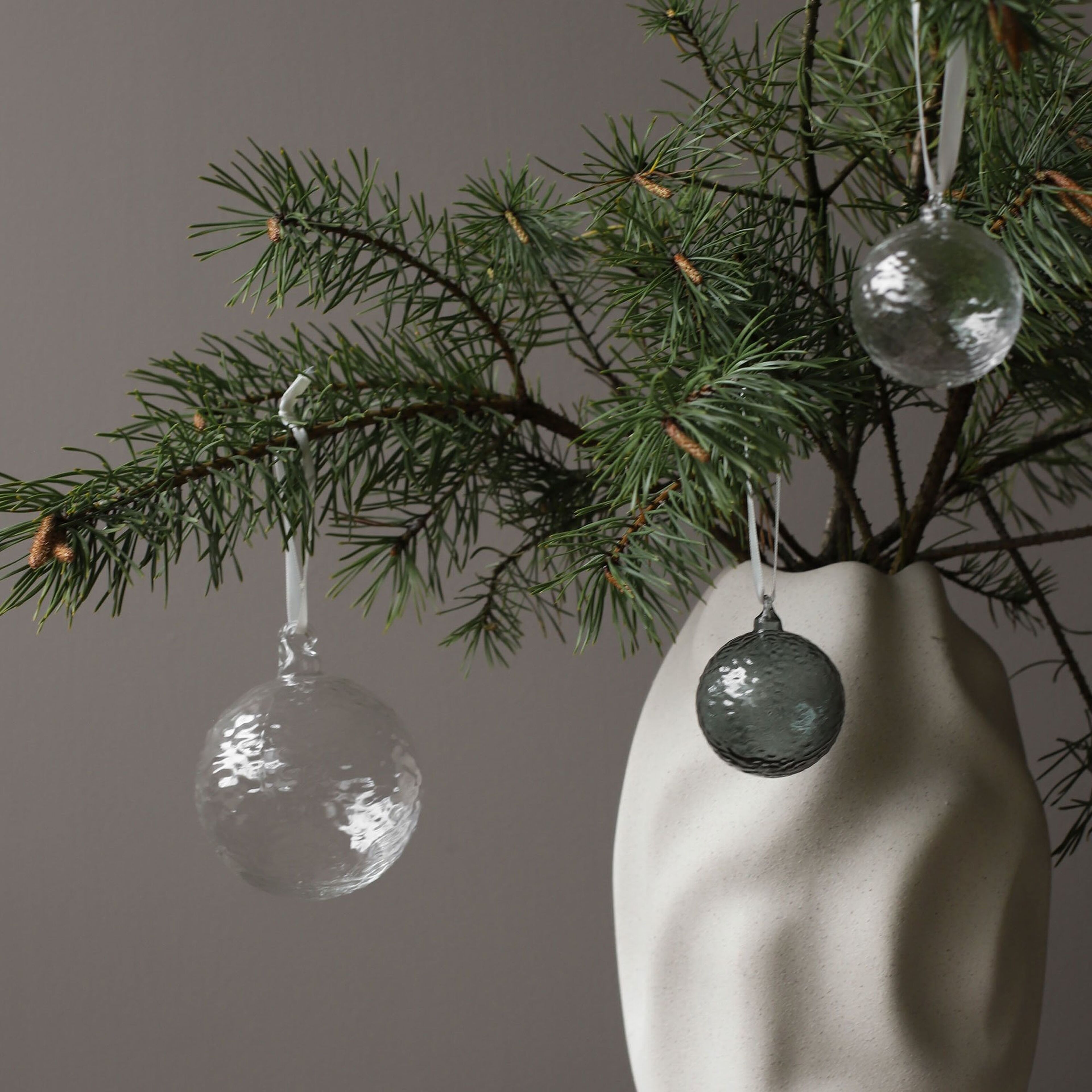 cooee-design-gry-marble-julekugle-th-05-15-cl-64064-5