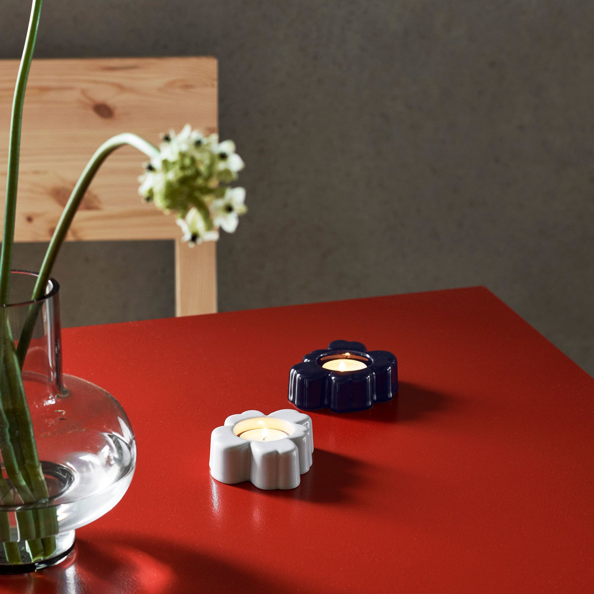 Alternativ bild 1 för Marimekko Unikko Shape värmeljushållare 10x3 cm, cobalt