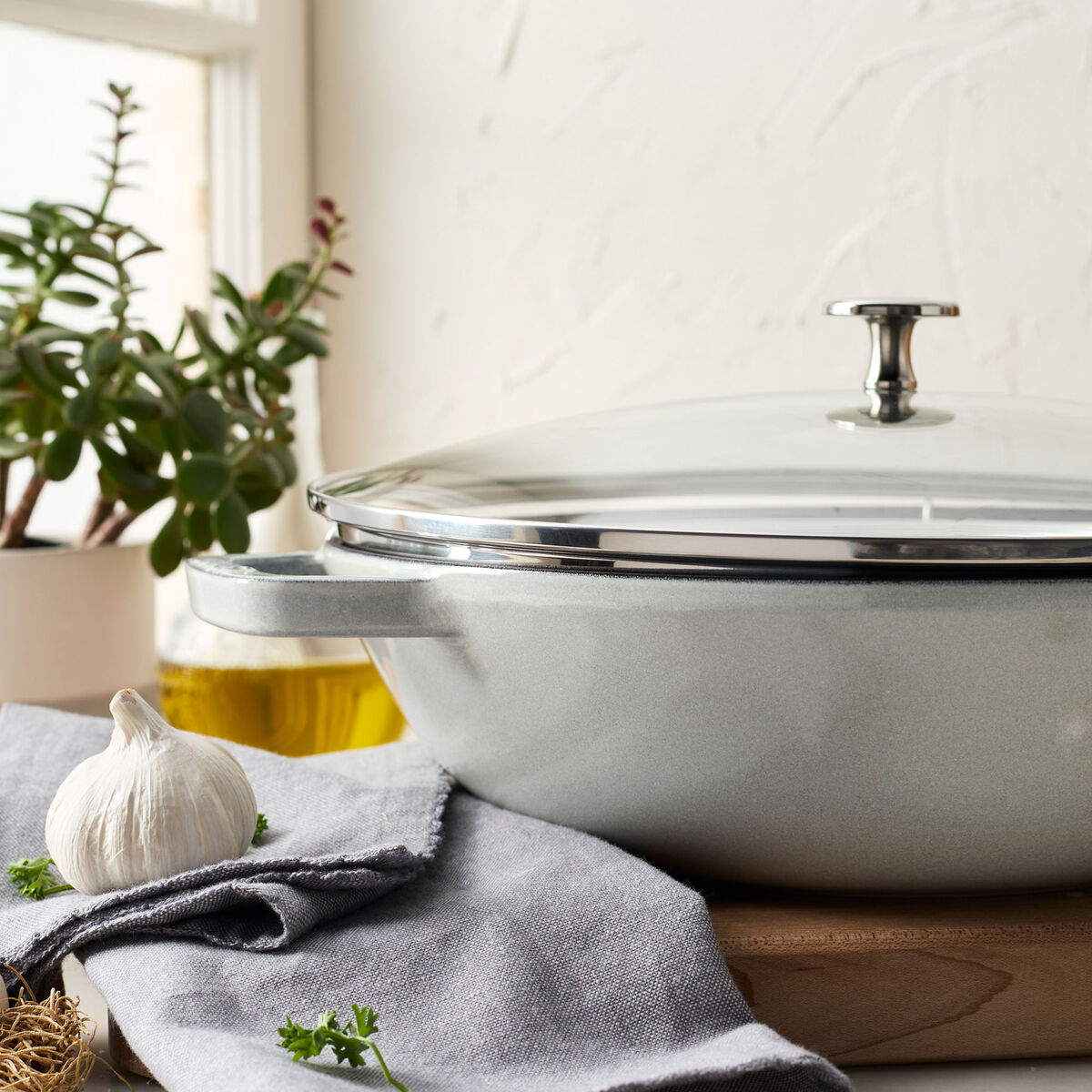 Wok i støbejern med glaslåg 30 cm, white truffle