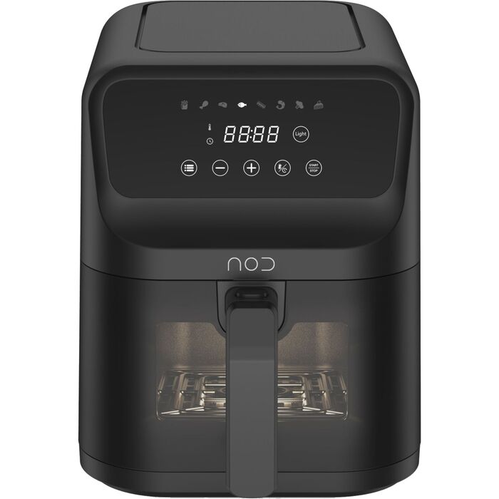 Smal sort airfryer set forfra på hvid bund med digitalt touchpanel og et mørkt vindue i skuffen