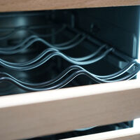 674 WineChef Duo viinikaappi 122 pulloa, musta