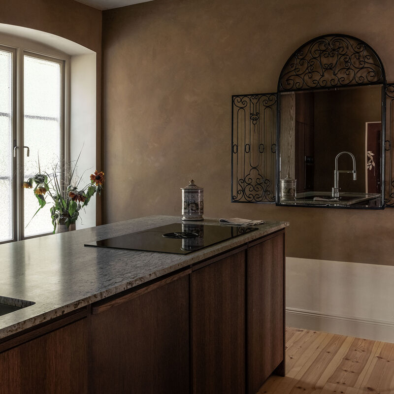 Induktionshäll med integrerad fläkt 83 cm, 4 zoner, flex