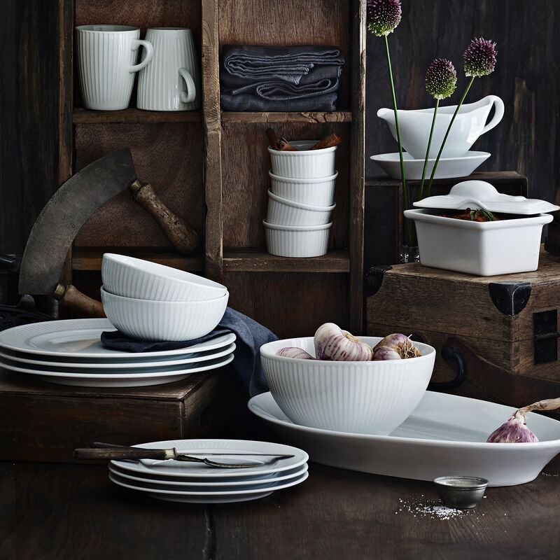 Hvid Plissé tallerken, Ø 17 cm.