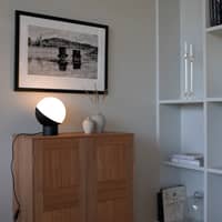 Contur bordslampa, 20 cm, svart/vit