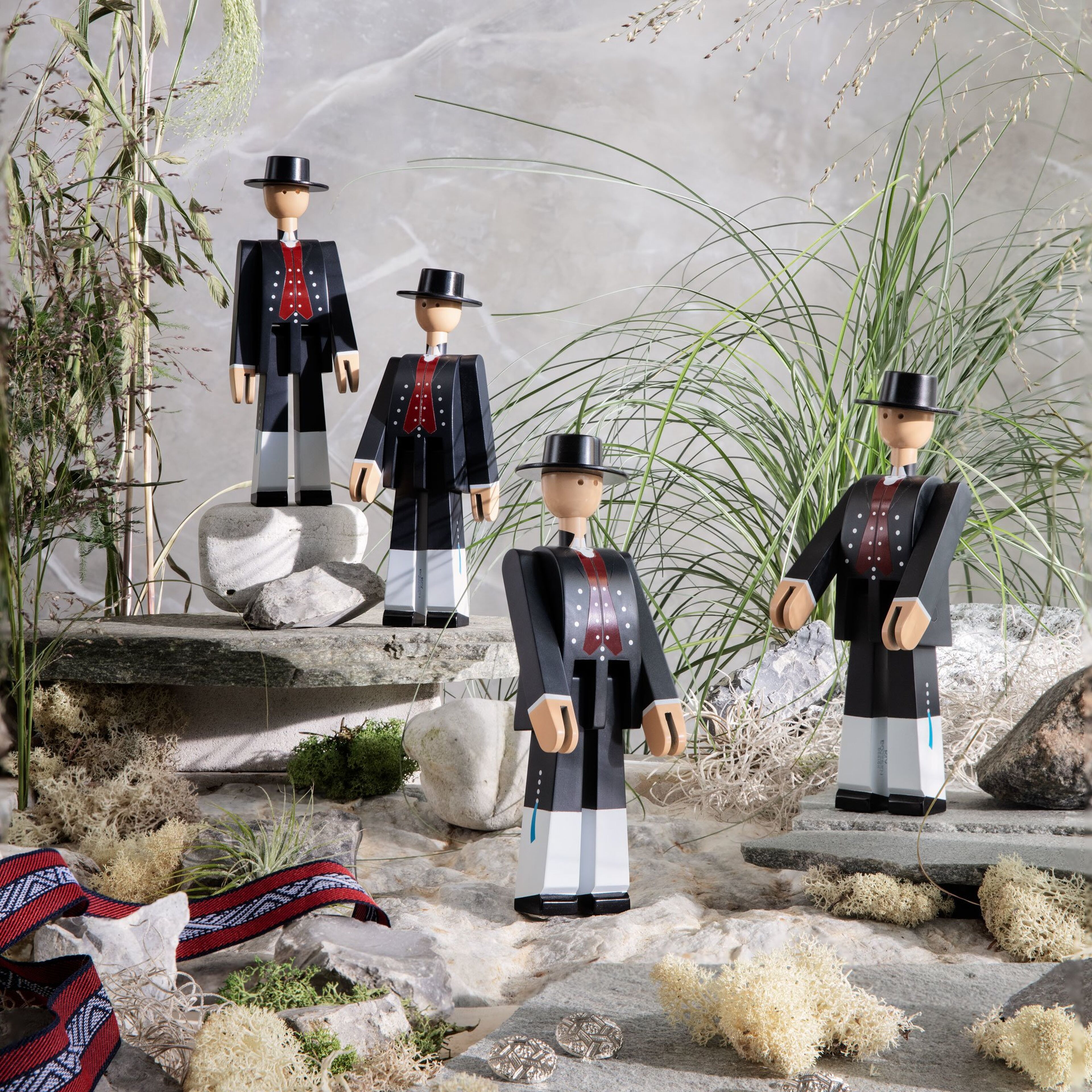 kay-bojesen-norsk-bunad-mand-sort-roed-hvid-39288-56242-9