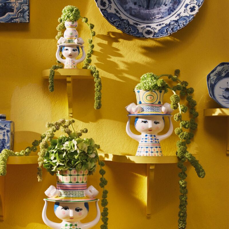 Nainen hatun kera kynttilänjalka 16 cm, vaaleanpunainen