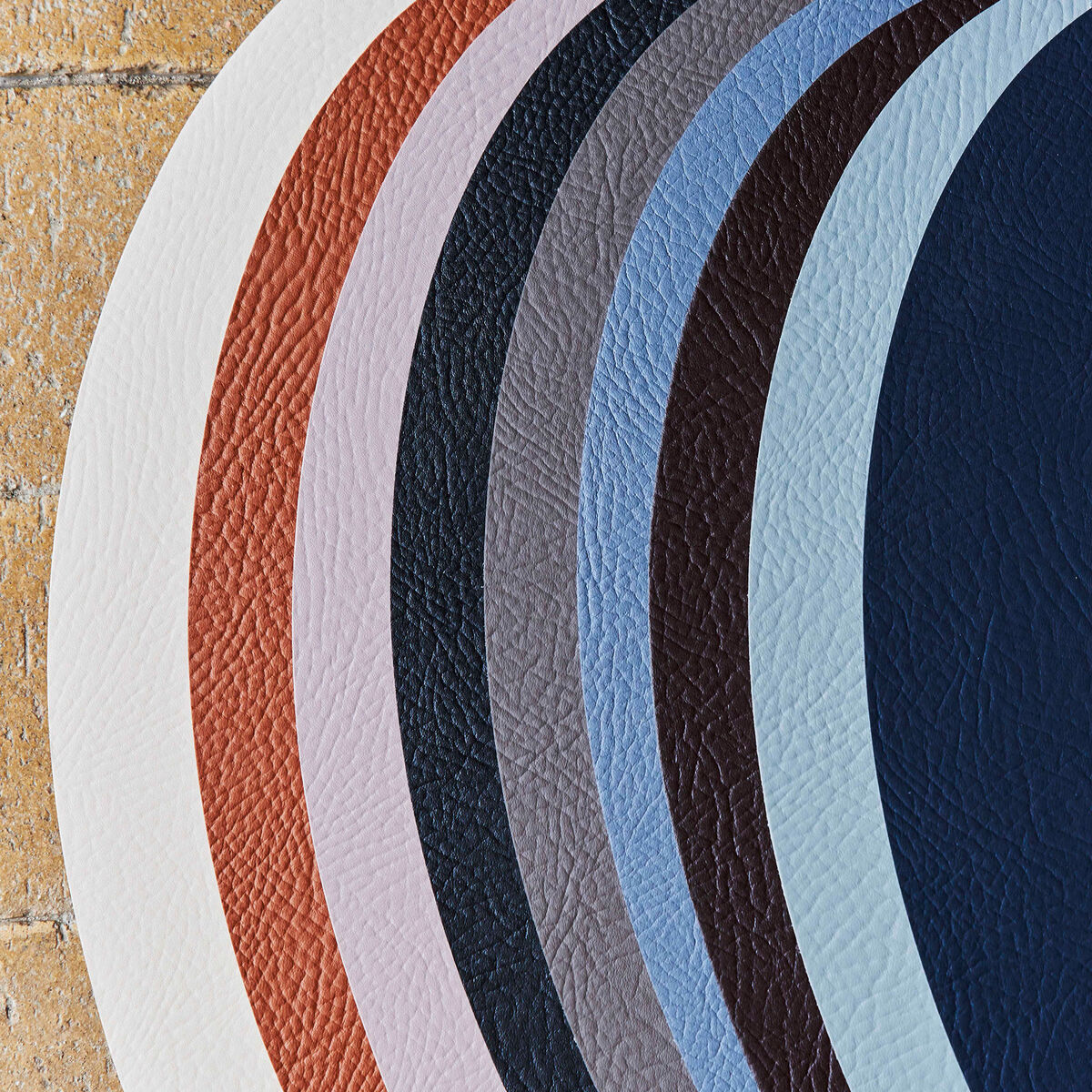 Raw genbrugslæder dækkeserviet, warm nude