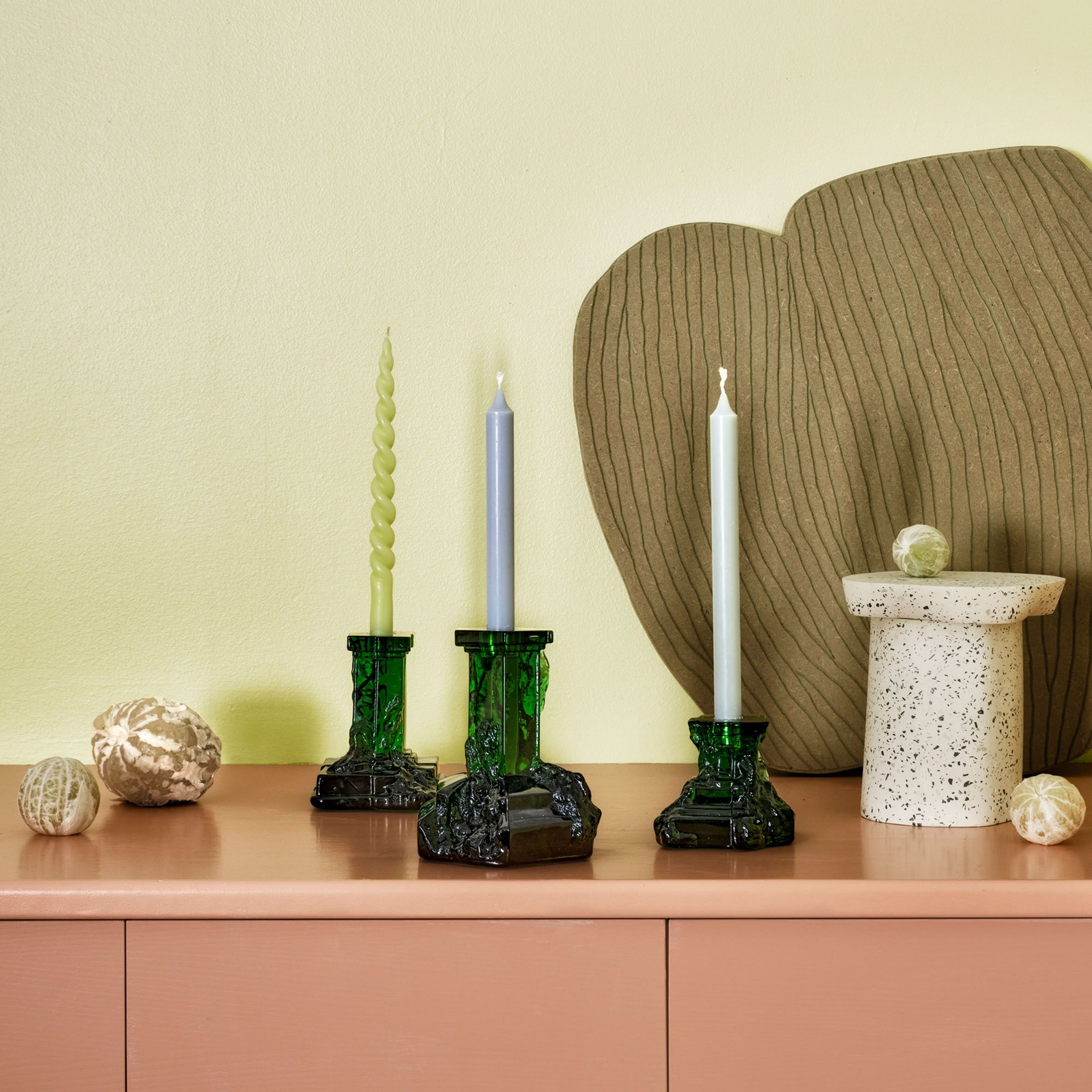 kosta-boda-rocky-baroque-lysestage-175-mm-emerald-green-7062317-64109-4