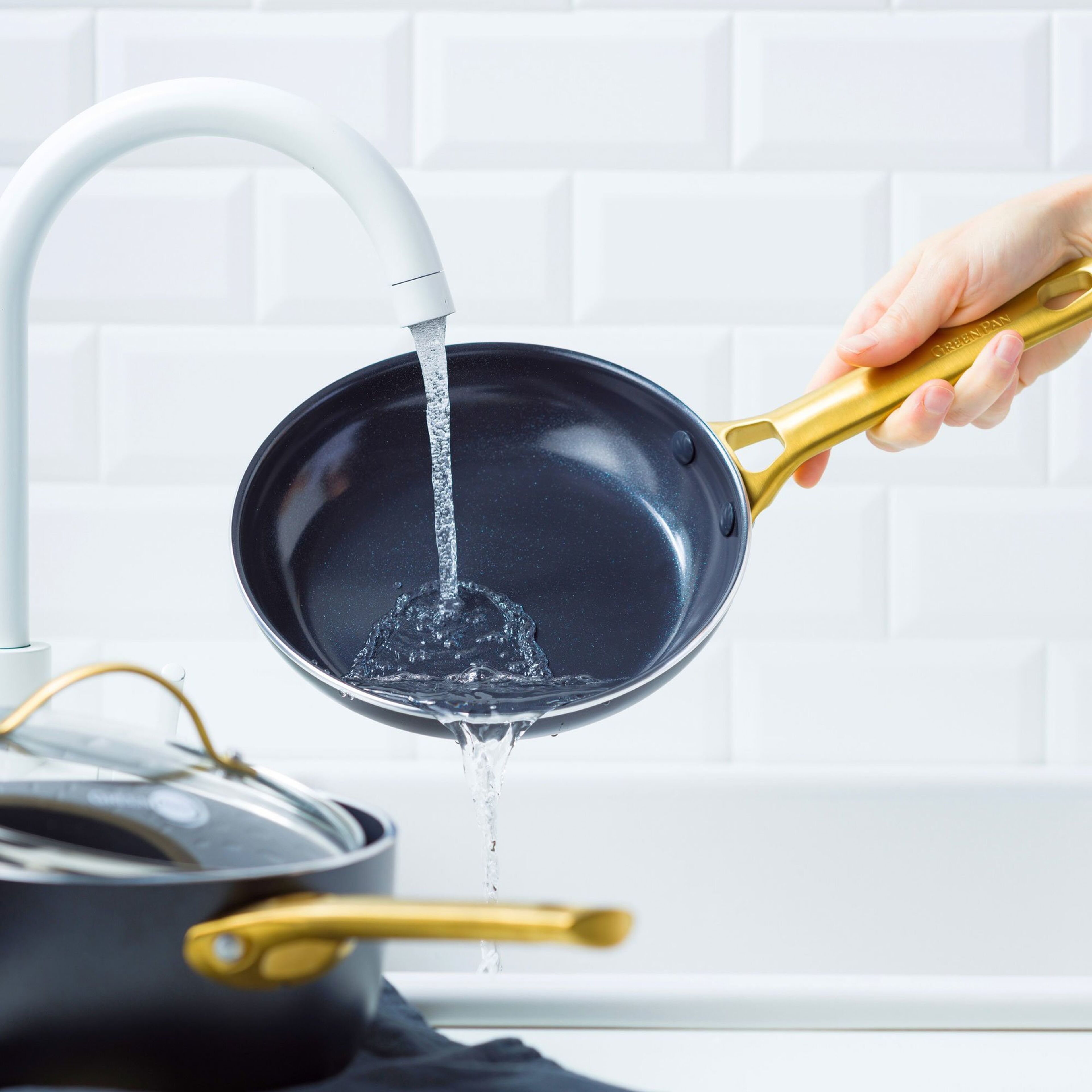 greenpan-padova-stegepandesaet-2-dele-sort-cc008480-001-64929-8