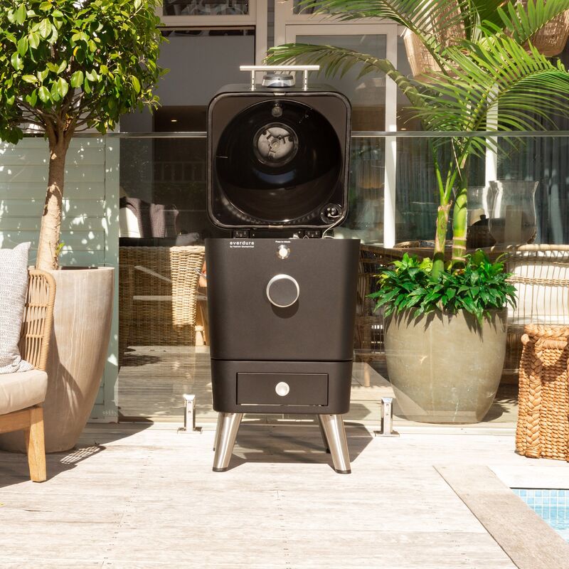 4K Hiiligrilli, Musta