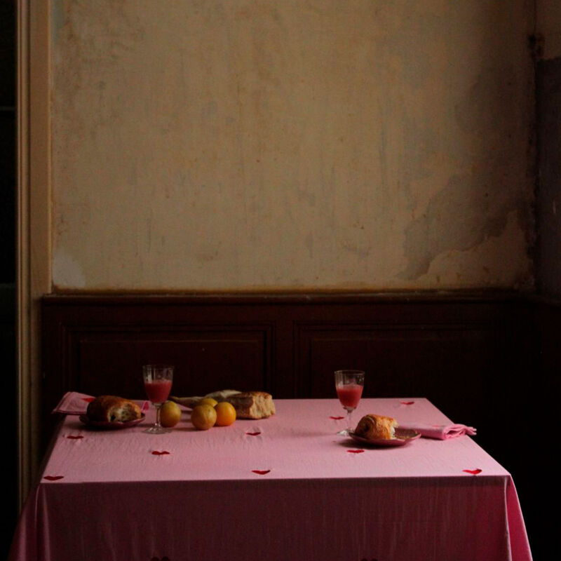 Midnatt Pink Hearts duk 250×145 cm, rosa