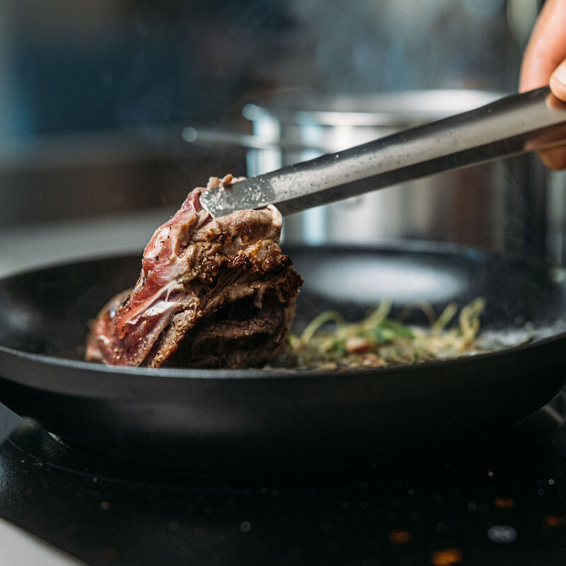 Paistinpannu, jossa on puukahva 26 cm