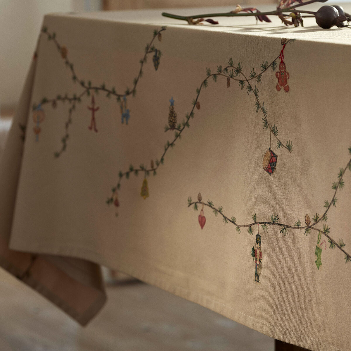 Kähler Hammershøi Juledug 150×320 cm, sand