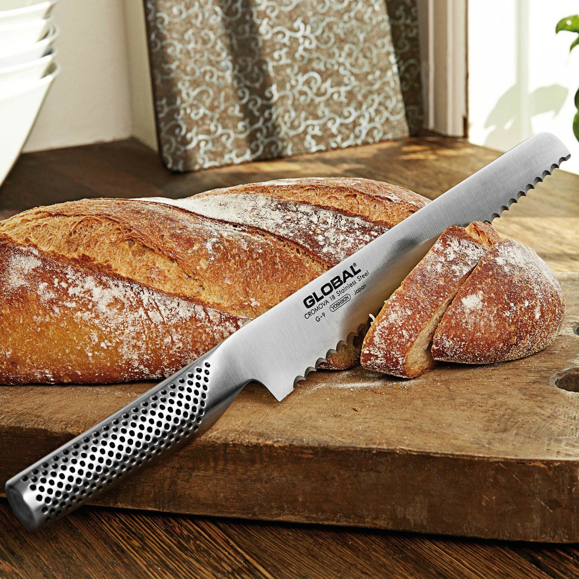 Alternativ bild 1 för Global G-9 Brödkniv 22 cm Tandad