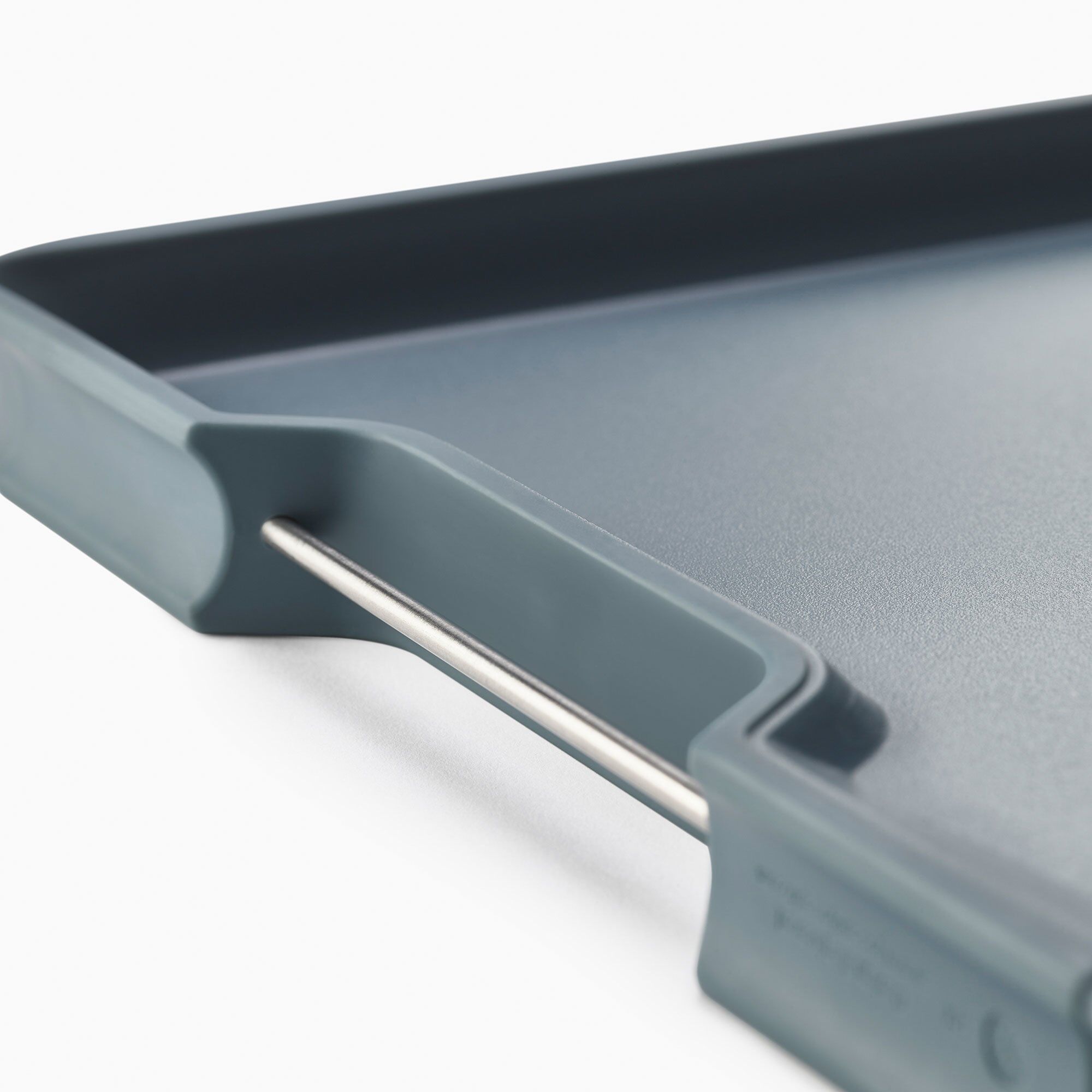 Alternativ bild 1 för Joseph Joseph Cut & Carve Plus skärbräda 41 x 29 cm, blå